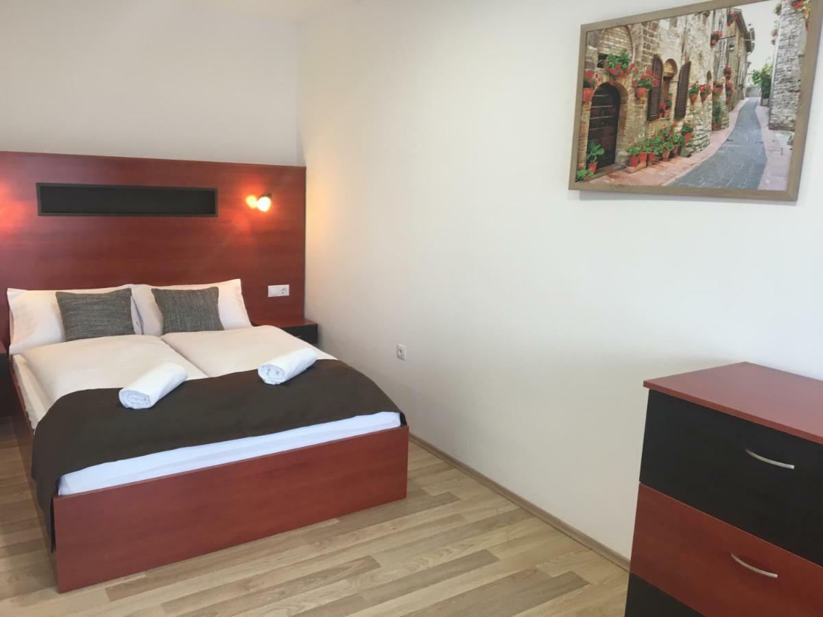 F&M Apartman 埃格尔 外观 照片